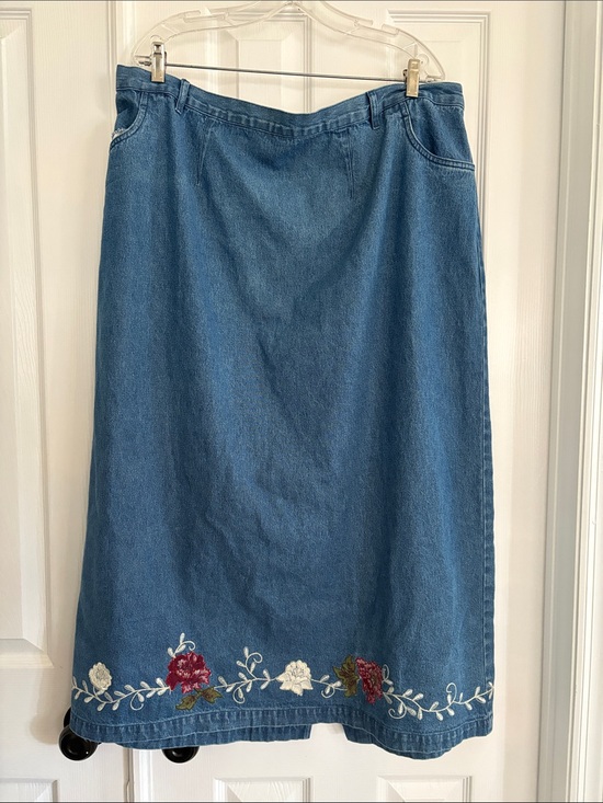 Denim&Co Dresses & Skirts - Denim & Co. Vintage Cottagecore Embroidered Blue Denim Maxi Skirt Plus size 2X